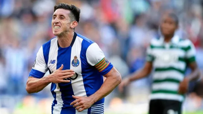 Herrera celebra un gol con el Porto