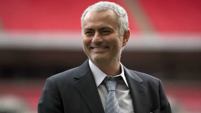 José Mourinho durante su presentación con el Manchester United