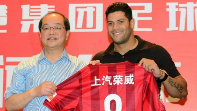 Hulk al momento de ser presentado por el Shangai SIPG