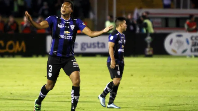 Arturo Mina festeja anotación en Final de la Copa Libertadores 