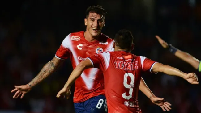 Gabriel Peñalba festeja el primero de los goles