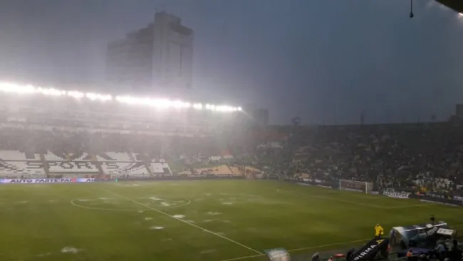 Diluvio en el Estadio León