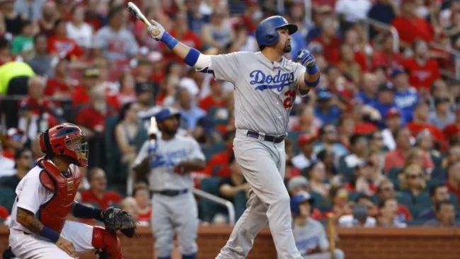 Momento en el que Adrián González conecta un 'grand slam'