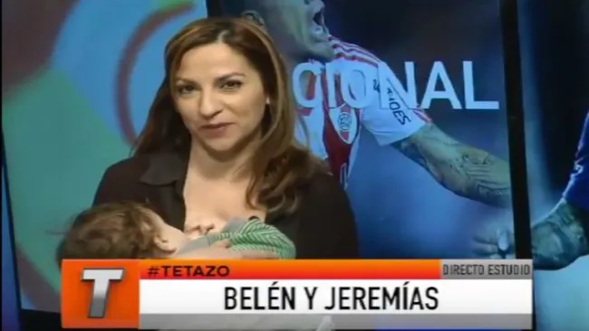 En cámara, la periodista argentina María Belén Musolino amamanta a su hijo, Jeremías