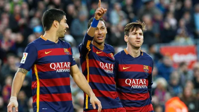 Neymar celebra un gol junto a Luis Suárez y Lionel Messi