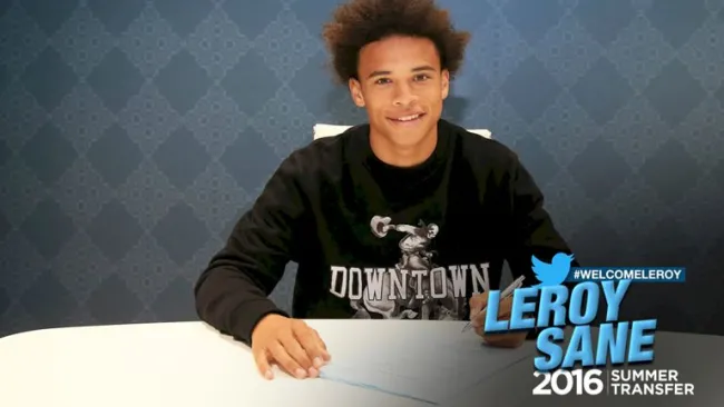 Leroy Sané firma contrato con el Manchester City