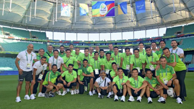 Seleccionados se toman la foto en el Estadio Arena Fonte Nova
