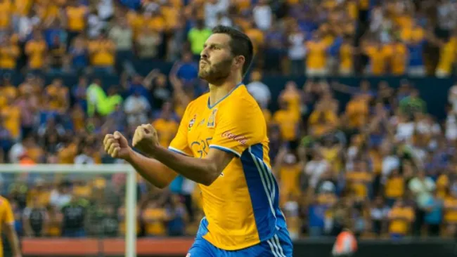 André-Pierre Gignac festeja su gol contra Jaguares en la J4 de la Liga MX