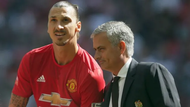 José Mourinho con Zlatan Ibravimovic en un partido del Manchester United