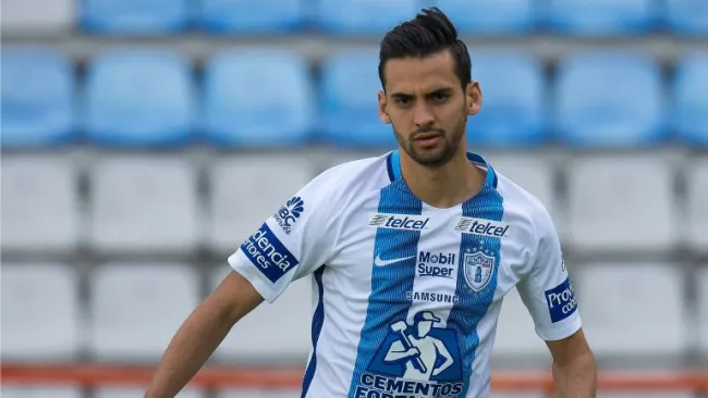 Dedos López en un partido de Pachuca