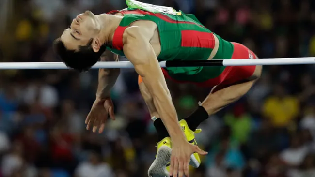 Edgar Rivera, compitiendo en salto de altura masculino en Río 2016