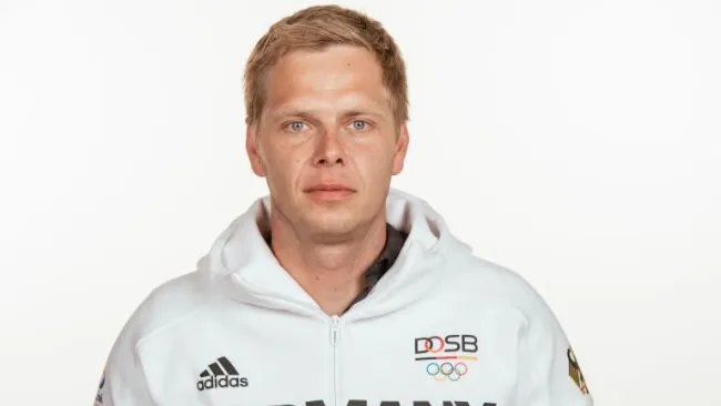 Stefan Henze posa en una foto de la delegación alemana