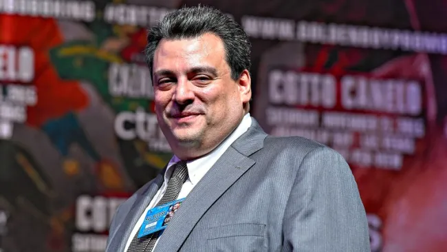 Sulaimán sonríe durante un evento