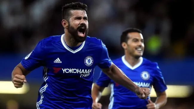 Diego Costa y Pedro festejan un gol con el Chelsea