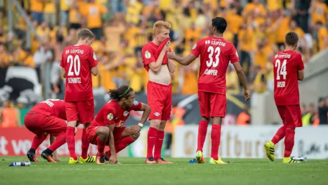 Jugadores del Leipzig tras la eliminación de la Copa Alemana