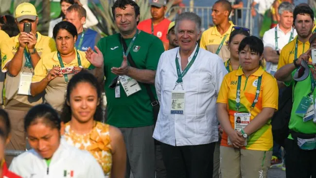 Carlos Padilla durante una ceremonia de premiación en Río de Janeiro