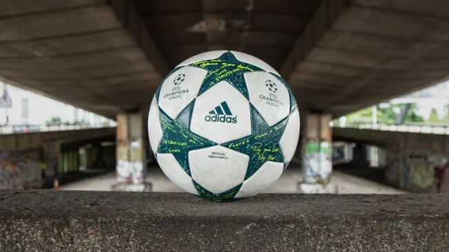 Así luce el nuevo balón de la Champions League