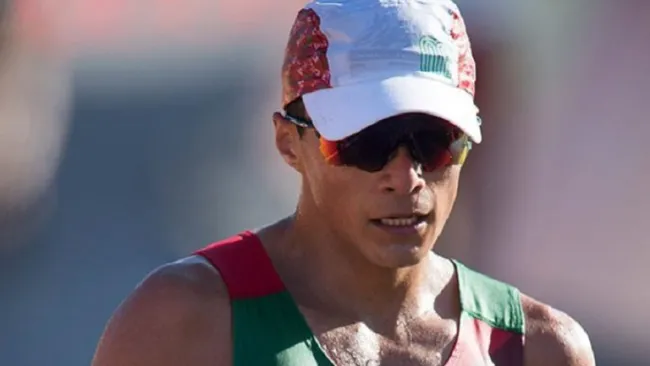  Ever Palma en competencia de marcha de 20 kilómetros