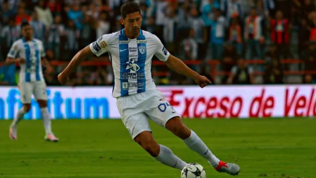 Omar González, durante un partido del Pachuca