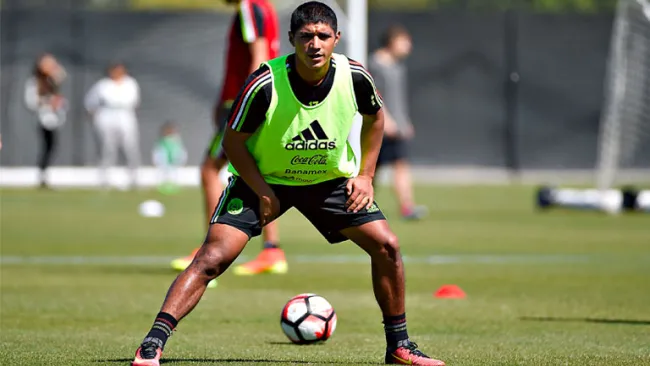 Cándido Ramírez durante el entrenamiento de la selección nacional de México 