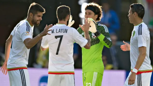 Jugadores del Tri festejan en Copa América