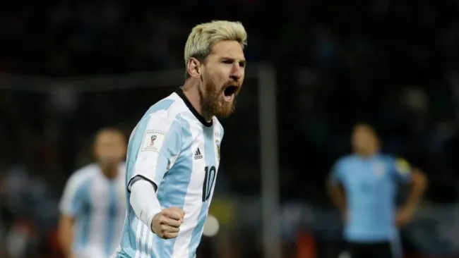Messi celebra el único tanto frente a Uruguay