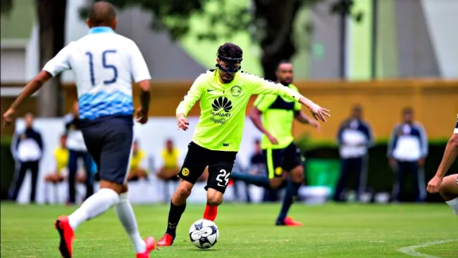 Oribe Peralta regresó a las canchas del América