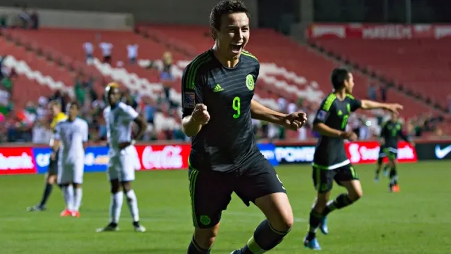 Cubo Torres festeja un tanto con el Tri Sub 23