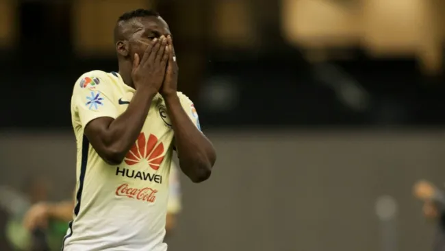 Darwin Quintero se lamenta tras fallar una jugada