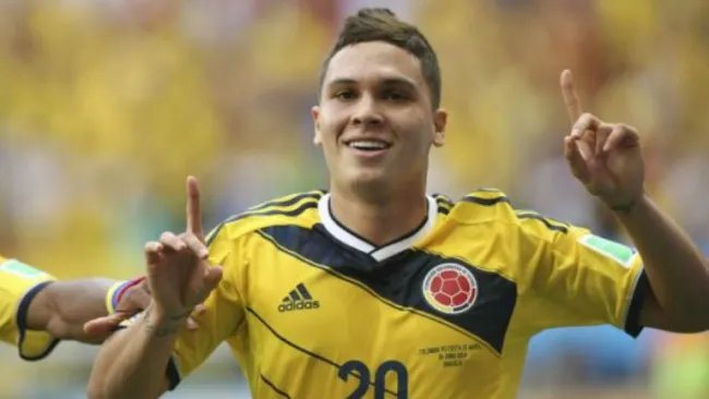 Juan Fernando Quintero celebra un gol con la selección de Colombia 