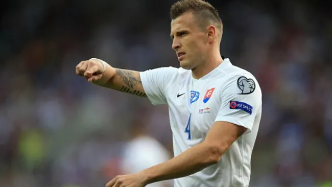 Jan Durica lamenta la derrota contra Inglaterra de último minuto