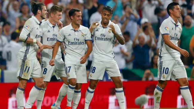 Los jugadores del Real Madrid celebrando un gol