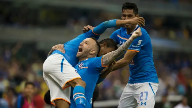 Joao Rojas celebra el empate de La Máquina frente al América en Clásico Joven pasado