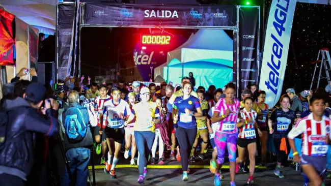 Corredores comenzando la carrera de la Liga BBVA Bancomer MX