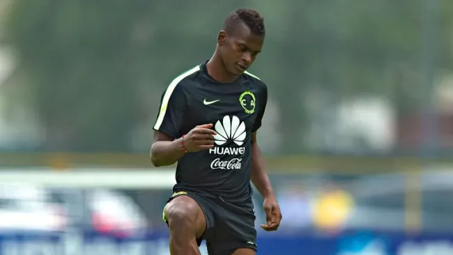 Quintero en un entrenamiento del América