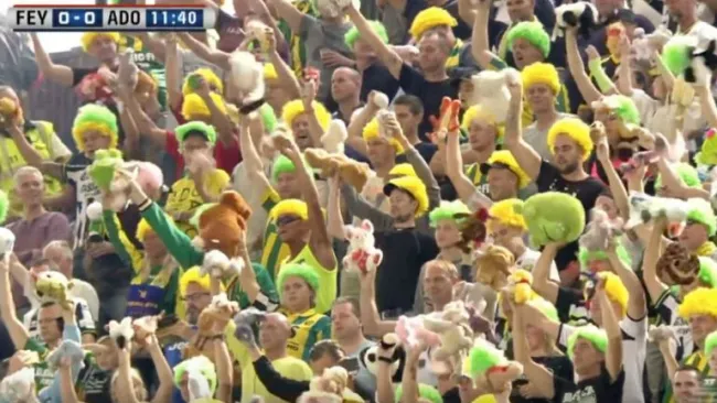 La porra del ADO recibió aplausos por parte de todo el estadio