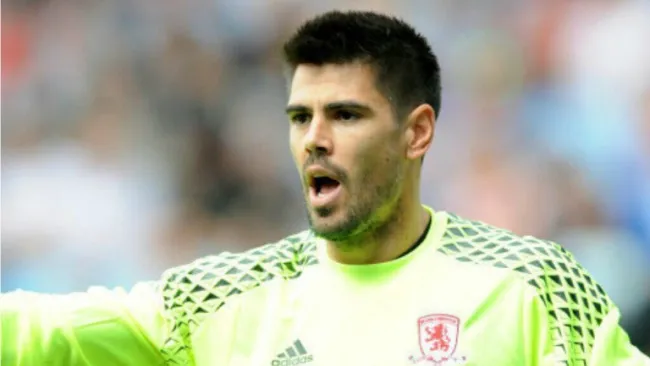 Victor Valdés en un partido con el Middlesbrough