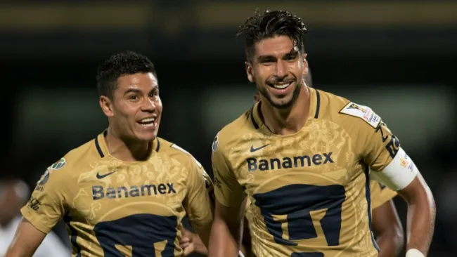Eduardo Herrera festaja gol contra Honduras Progreso