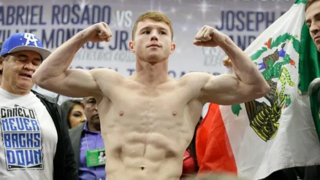 Saúl 'Canelo' Álvarez en la ceremonia de pesaje en el AT&T Stadium