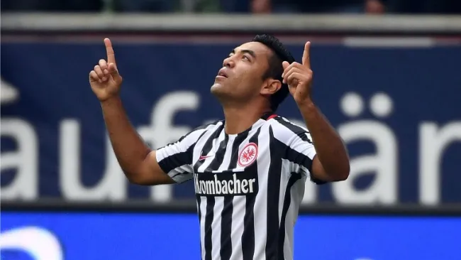 Fabián celebra su primer gol con el Eintracht Frankfurt