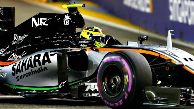 Checo Pérez durante el Gran Premio de Singapur