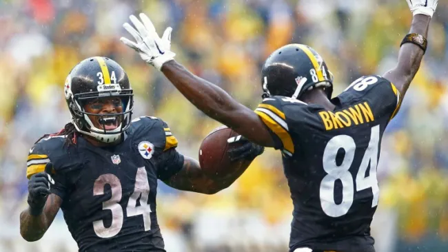 DeAngelo Williams celebra un TD con Antonio Brown
