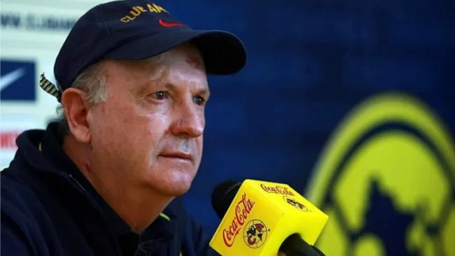 Lapuente en sus épocas como entrenador del América
