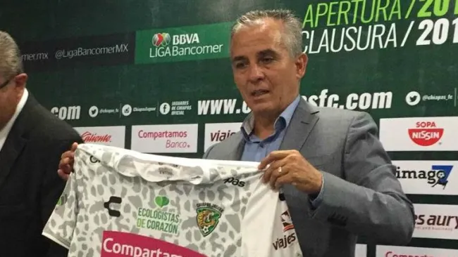 Sergio Bueno en su presentación con Chiapas