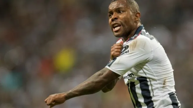 Dorlan Pabón en reclamo por su expulsión