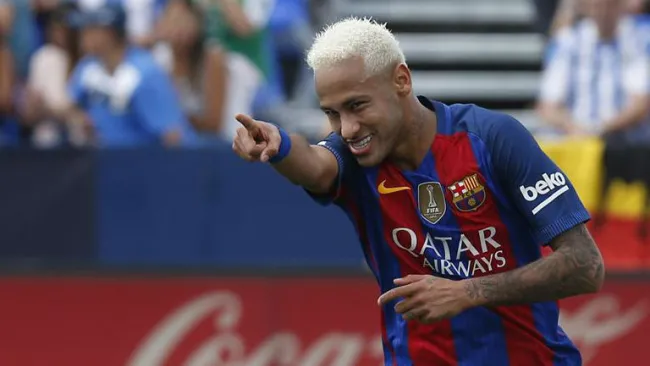 Neymar festeja un gol con Barcelona