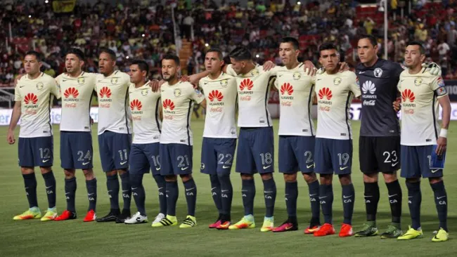 Jugadores de América, previo al juego contra Necaxa