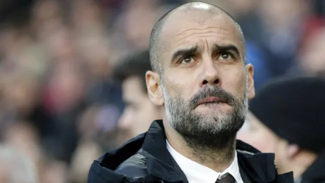 Guardiola voltea a ver la tribuna