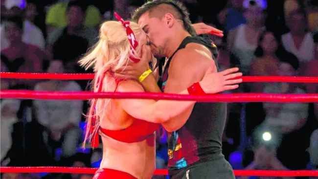 Garza Jr. en beso a Taya