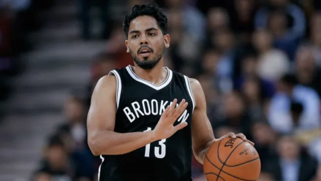 Jorge Gutiérrez durante un partido con los Nets